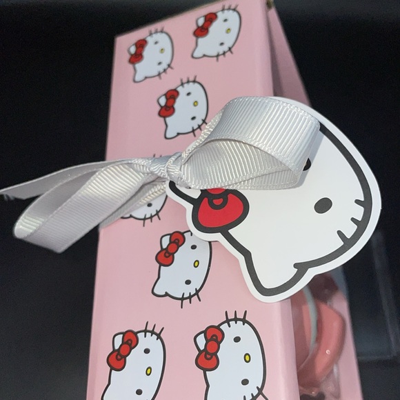 Hello Kitty Salt & Pepper Shaker Set - Picture 5 of 5